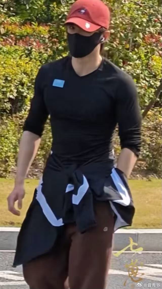 代旭回应录综艺被锁门外代旭回应敲门神图callback胡羞开门 真的要被代旭的综