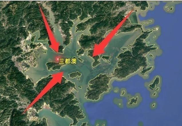 中国发现一个能停靠上百艘航母的深水港，位置太关键了！就在东南沿海，百年前孙中山先