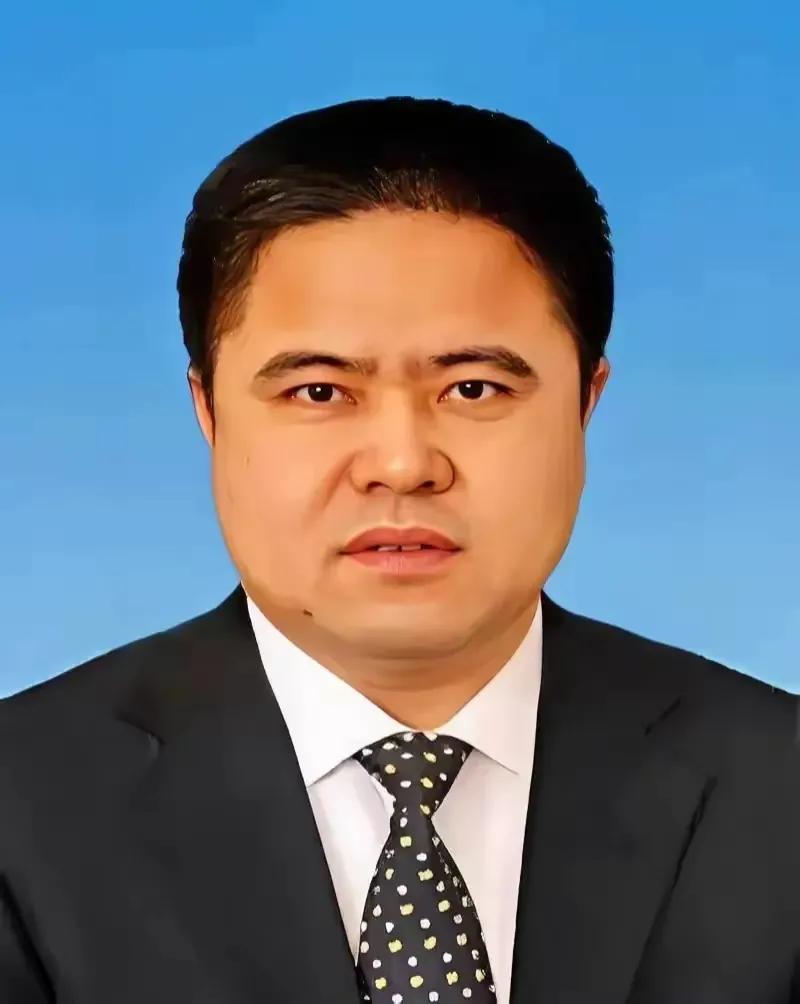 老百姓痛心疾首！监管在哪里？？？
外逃鸡西原副市长李传良 涉案资产逾31亿元人民
