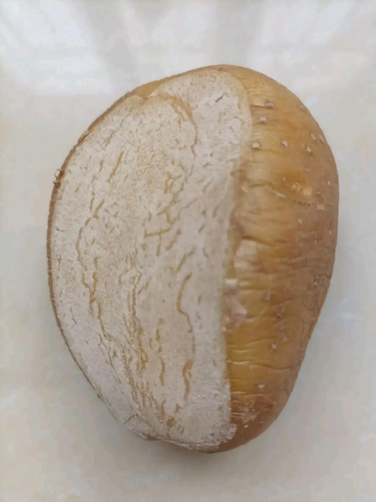 转基因真是“好”东西啊？一点也不糟践粮食。

这是7月底切开的土豆，然后就外出了