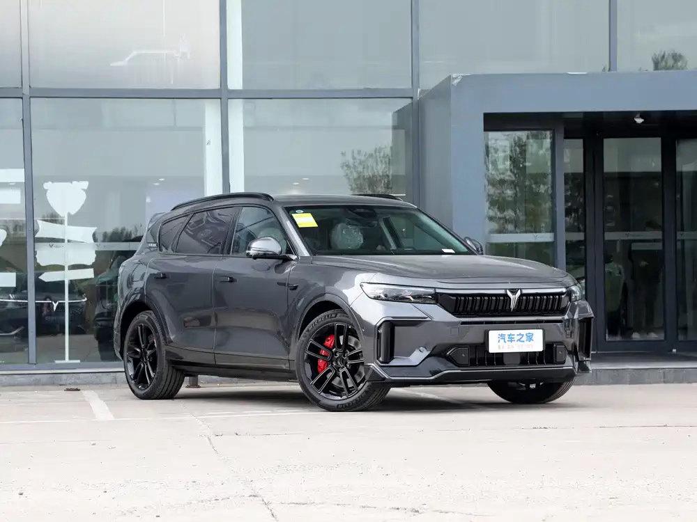 岚图FREE城市舒享版2026年8月推出，中大型增程SUV。车身尺寸4905mm