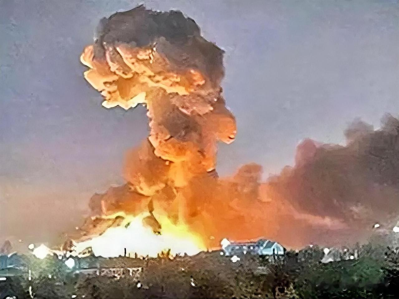 💥炸裂！俄军下死手⚔️基辅军工与决策中心遭系统性打击🔥
 
俄乌冲突彻底升级