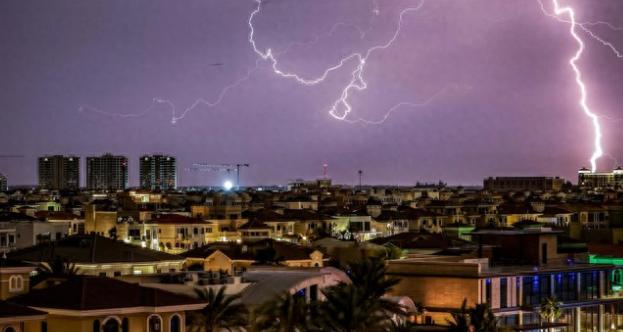 海湾国家如今也“寒心”了，美国在中东的铁杆盟友阿联酋已经对美国的军事保护失望，甚