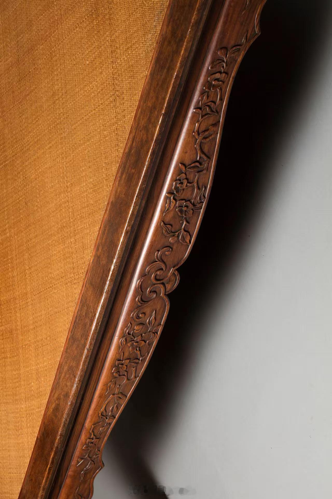 悦木集 | 明 黄花梨独板雕花卉福禄寿罗汉床此床保存完整，原皮壳，光泽内敛沉稳，