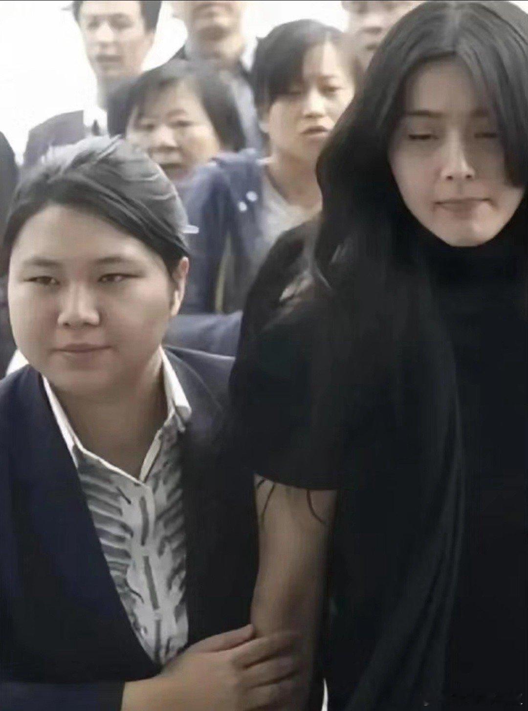 杨天真 的社交能力真牛……范冰冰刚走戛纳红毯那会儿，她就立刻知道去找摄影师拜托多