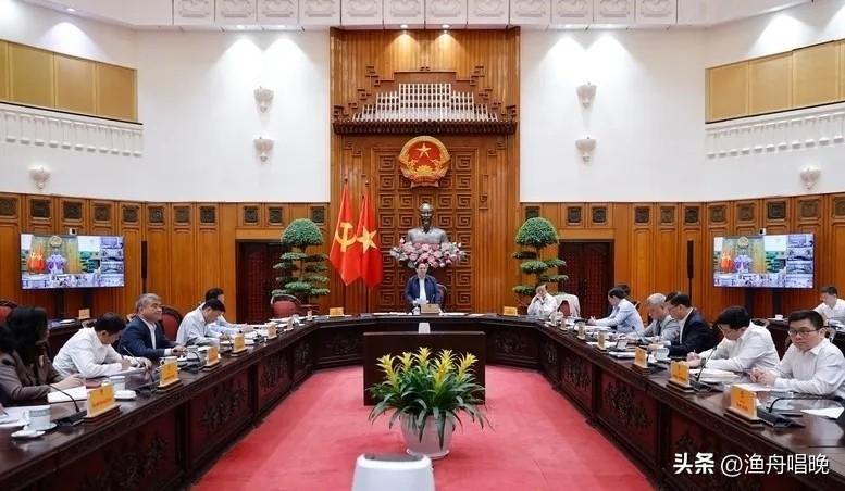 越南首条高铁下月开工，是一个具有里程碑意义的重大项目。
 
越南历史上第一条时速