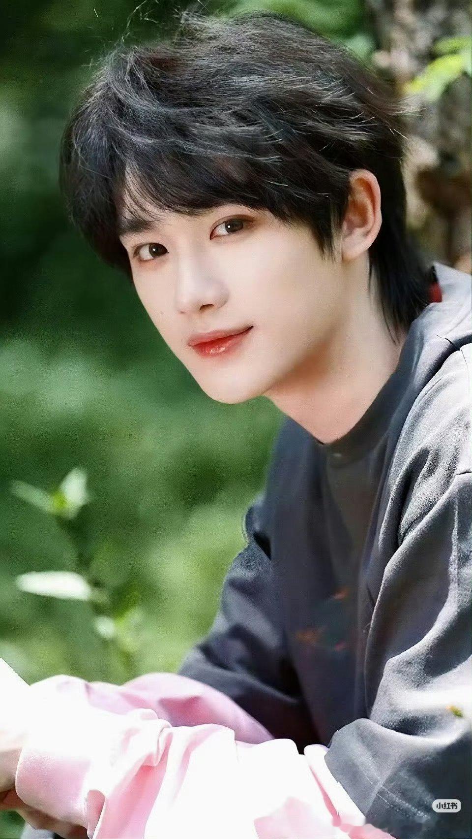 哦莫哦莫 丁程鑫的外务质量很高啊！向往的生活也是很热门的节目了，期待一下丁程鑫[