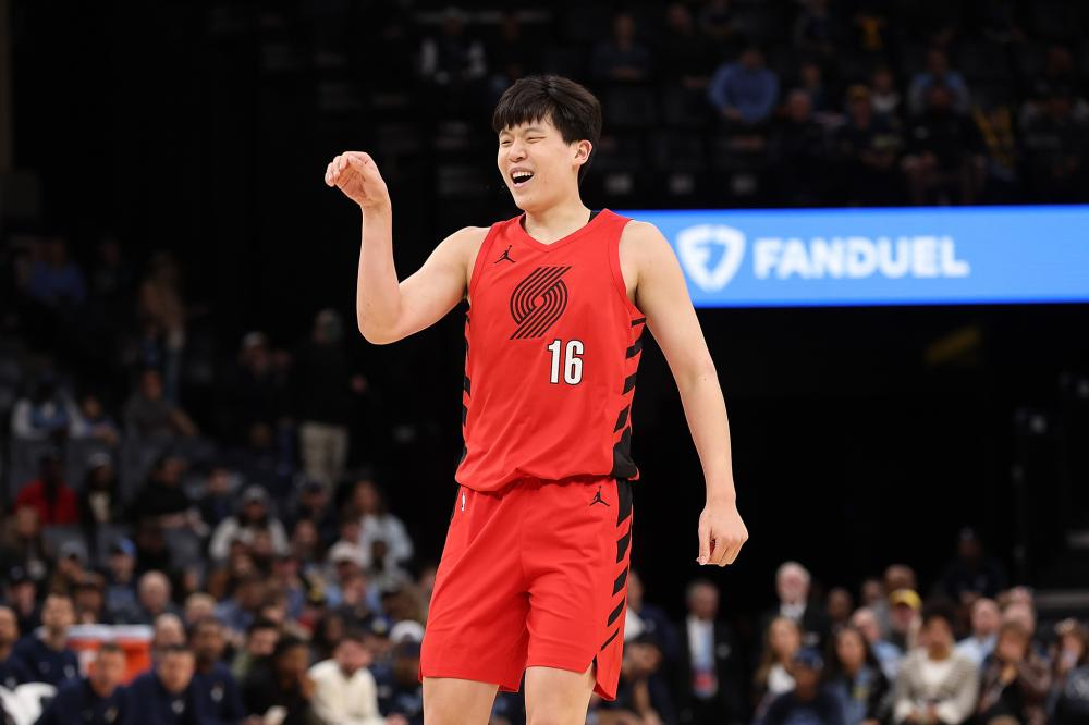 3月16日 篮球G联赛常规赛今日继续开打，混音憾负南湾湖人 杨瀚森13中4&13