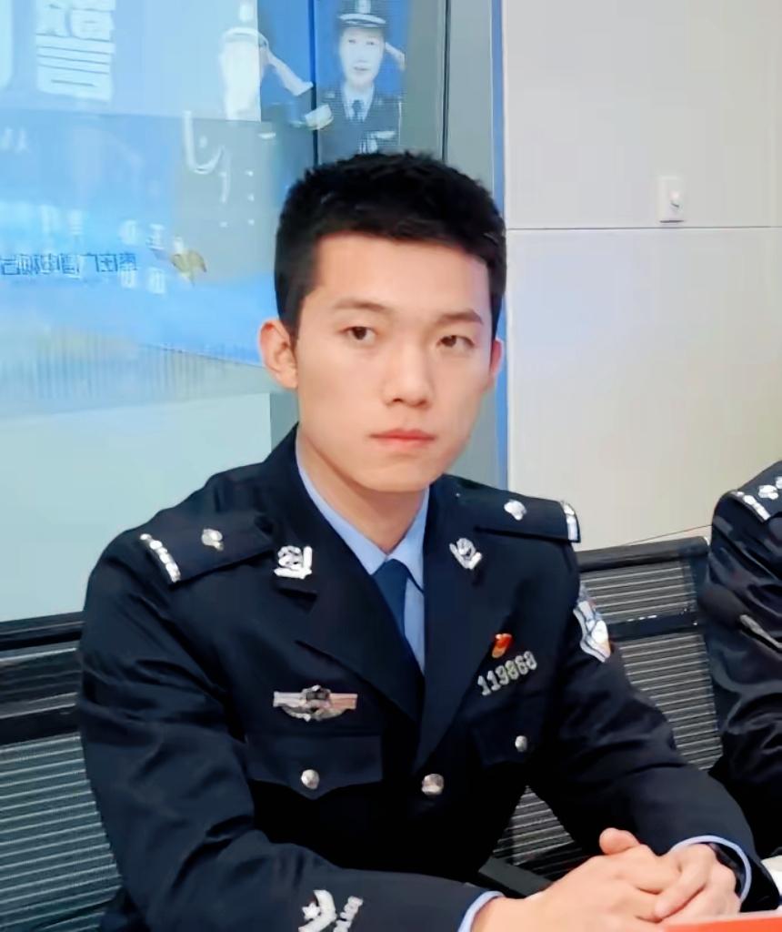 痛心！山东26岁民警王琛去世，因急性白血病从确诊到离世仅11天！


 
202