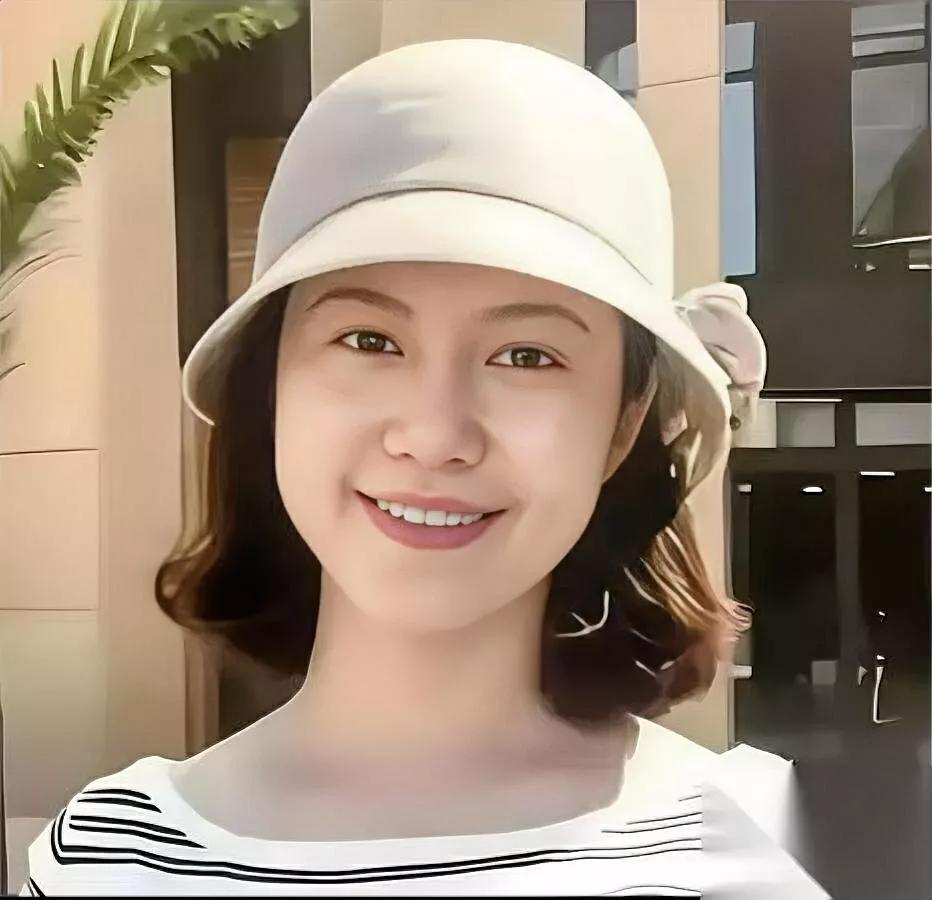 杨老走后，翁帆做了件“反常”事——

悄悄搬出住了多年的旧居，抱着34箱杨老的手