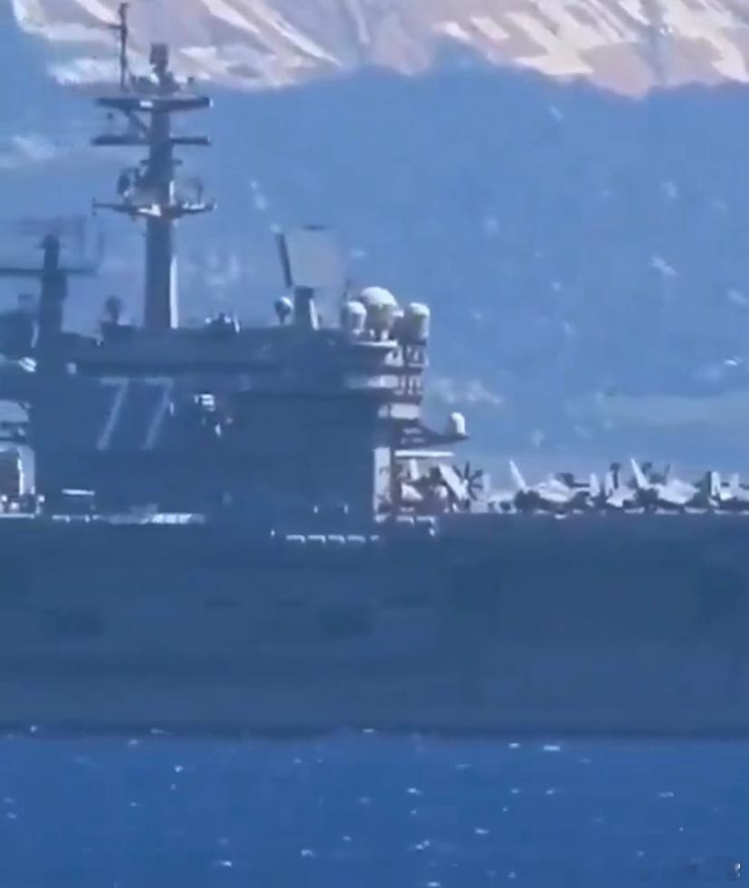 🚨 戏剧性入场：亚伯拉罕·林肯号航空母舰抵达阿拉伯海      美国“亚伯拉罕