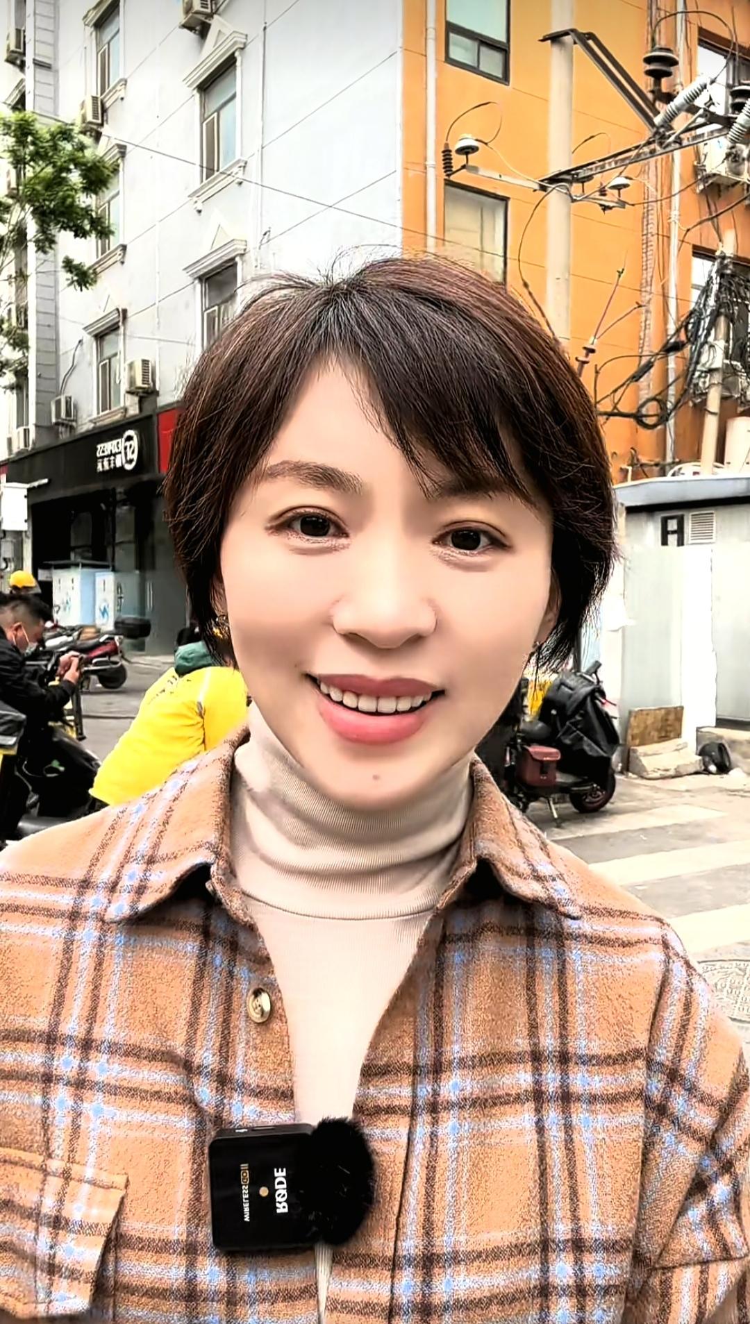 欧阳夏丹48岁了，一直未婚未孕，她可能真的不会结婚了，不是她年纪大，也不是没人追