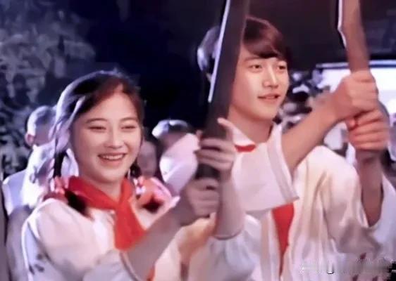 梅婷和陆毅，真的是原生态，没有整过容的明星。他们年轻时就在一起拍戏，一晃几十年过
