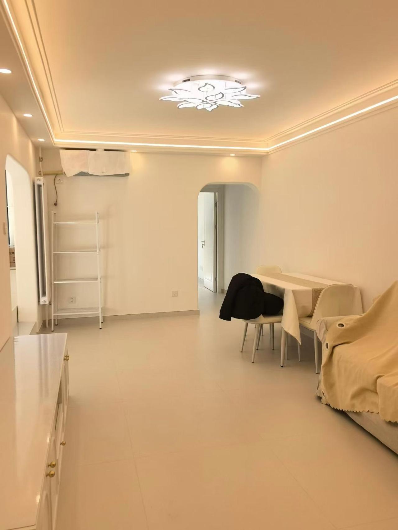 当然会买啊，3000元太开心了，儿子结婚要买房啊！

昨天朋友圈的中介晒房很辛苦