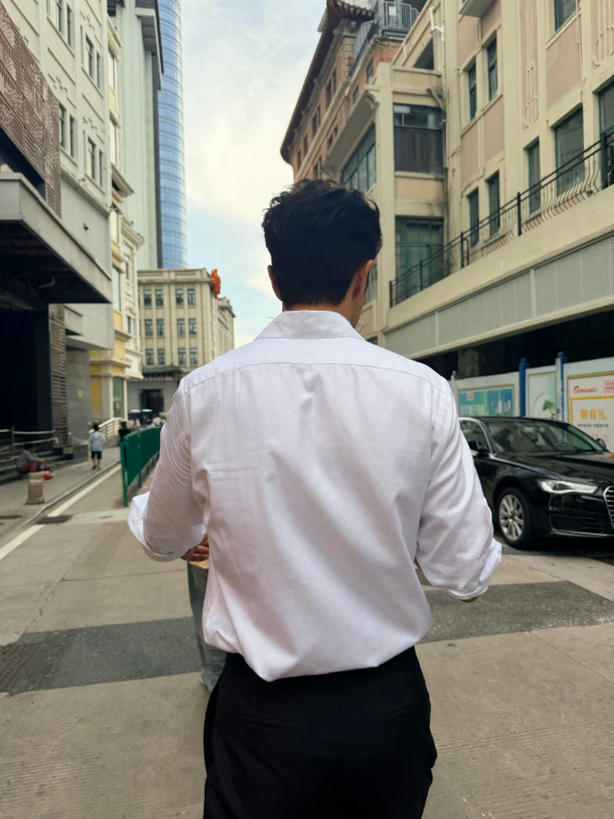 高伟光用的什么防晒霜高伟光白了好几个色号高伟光肤色直接白上好几个色号，好好奇他在