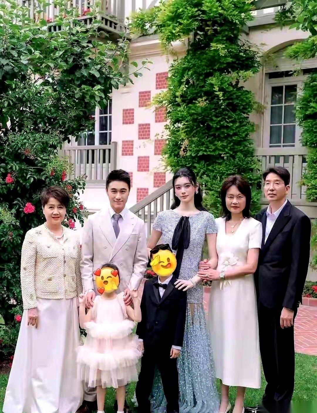 对着豪门婆婆，一声称呼的背后，藏着婚姻的底牌。
看看奚梦瑶和张嘉倪的路径，答案写