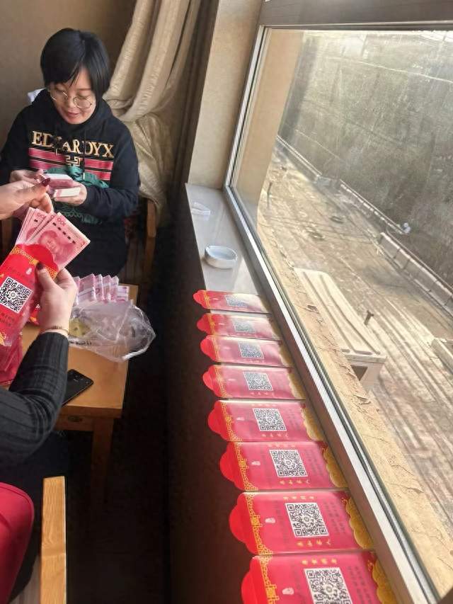 鲸驰集团联合残联开展残疾人公益行，月底走访肢残家庭，共送温暖