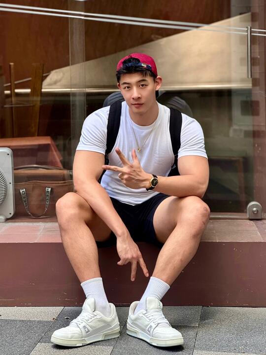 185｜那个只会剪刀手的男的又来了