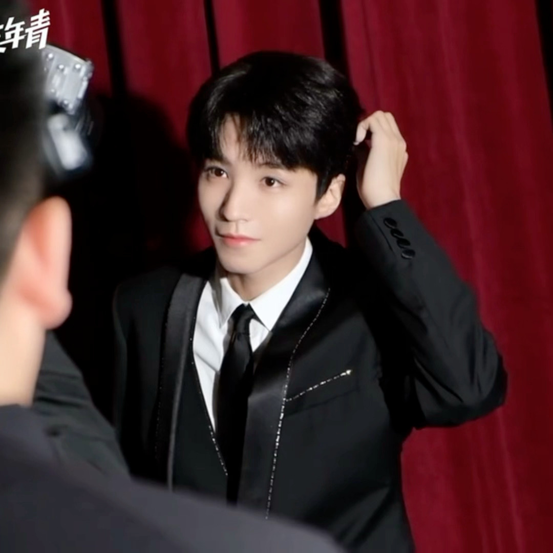 这个托马斯正面看，萌！背面看，萌！左边看，萌！右面看，萌！上面看，萌！下面看，萌