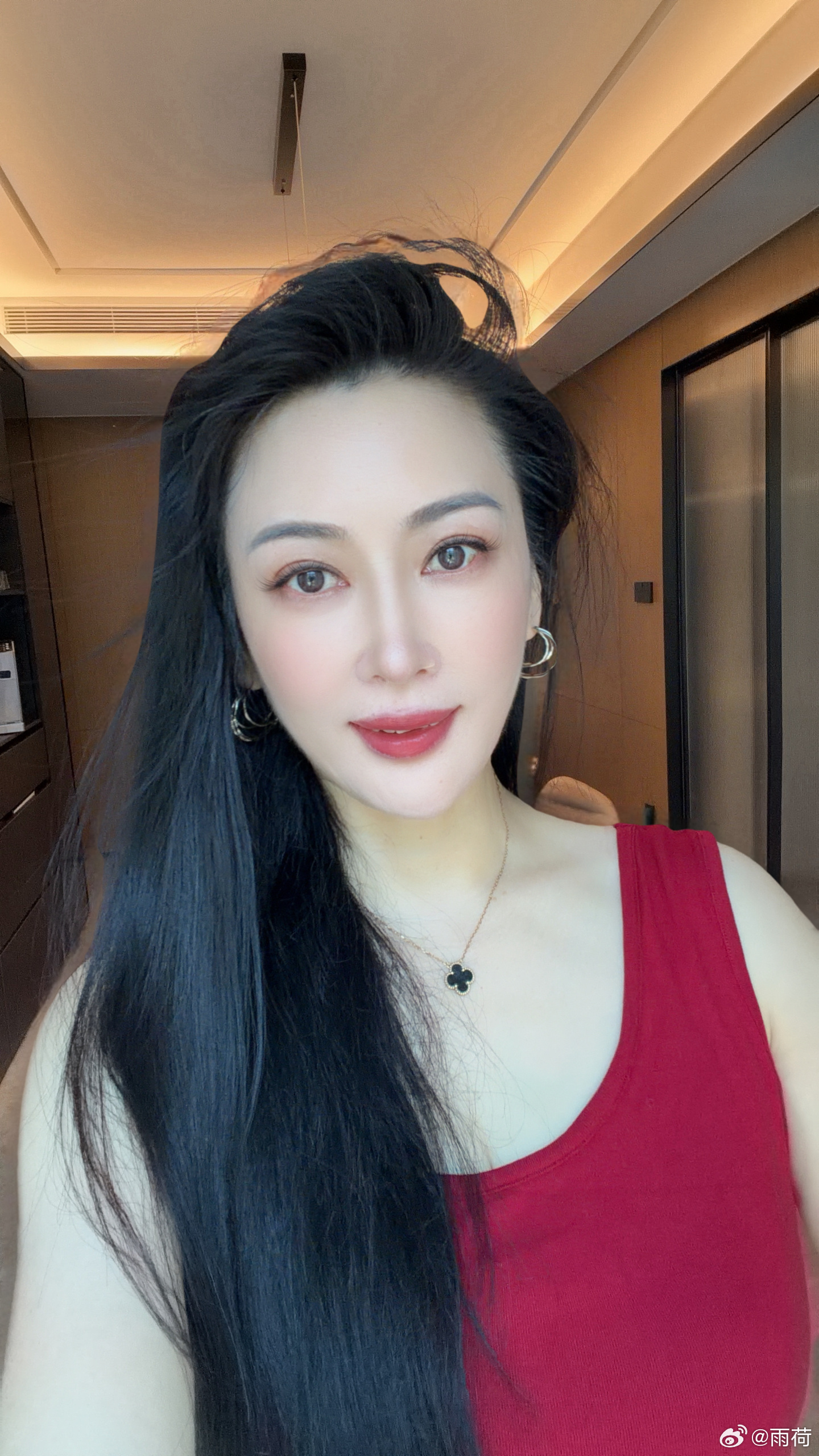 双眼皮修复满月了，憋死了这一个月，没有出游，没有约会正好今天有约 ，化个淡妆，第