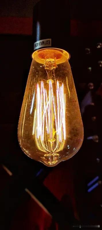 有人说“努力必定成功”你赞同吗? “努力必定成功”这观点我不太赞同。从小我们就被