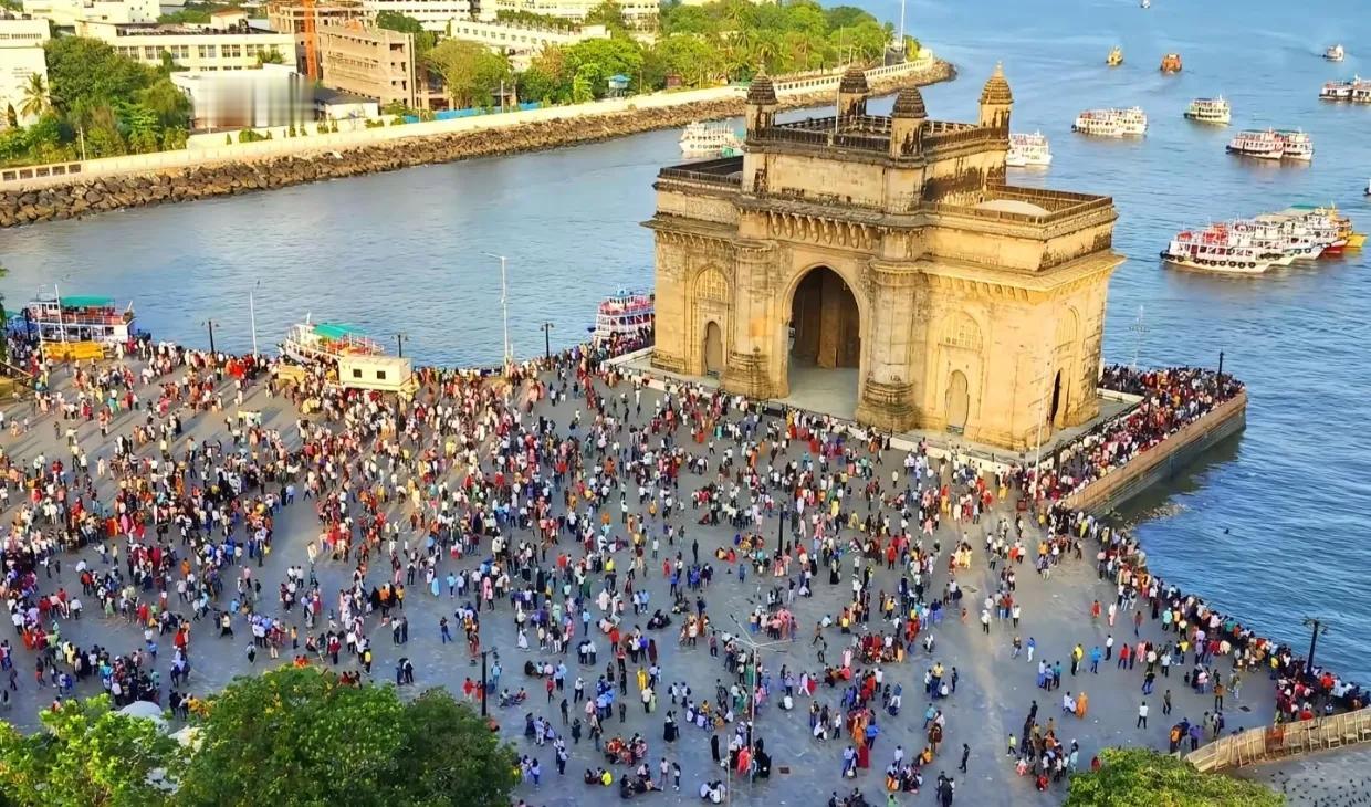 对于印度，从发展经济方面来说肯定是好事。
1.人口多，需求自然多，强大的内需将会