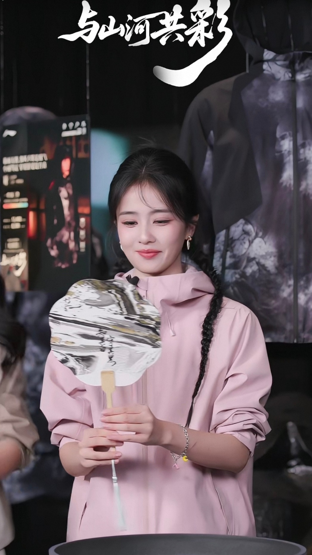 李宁怎么偷偷直播 好美萌的小女孩！李宁品牌代言人白鹿 ​​​