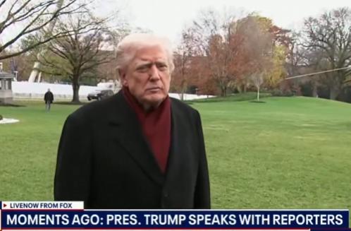 【一位记者问特朗普：如果泽连斯基拒绝签署和平计划，会发生什么？ “那他就可以继续