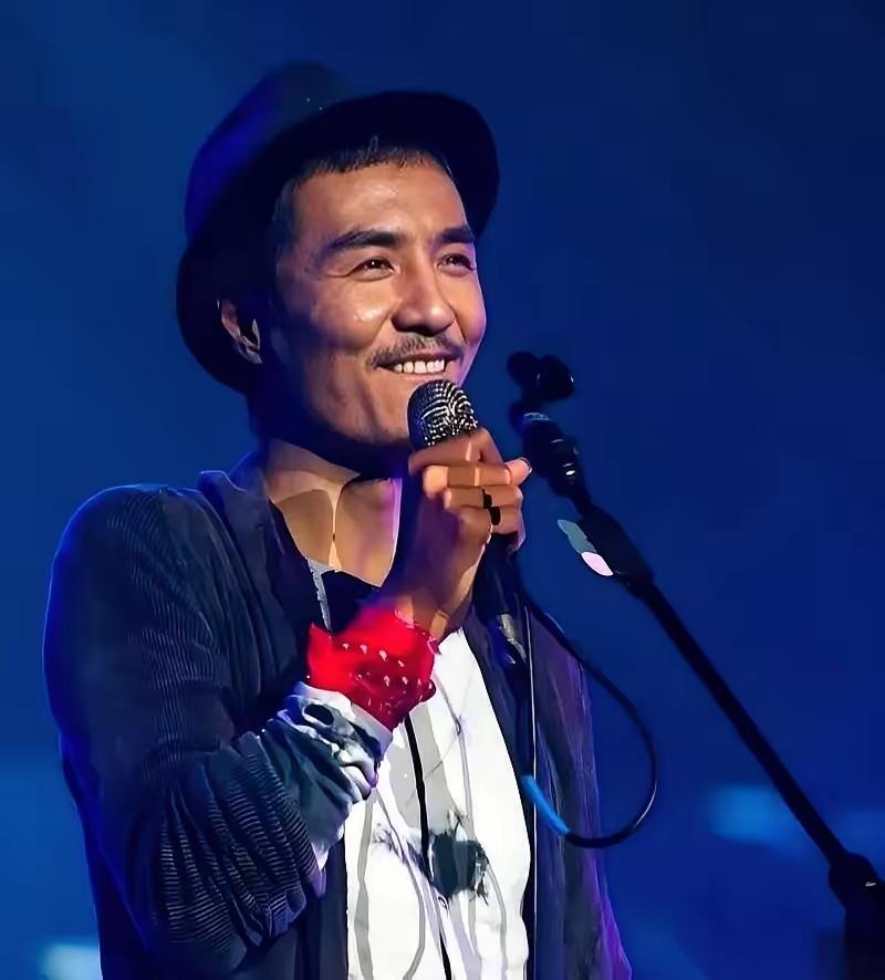 [太阳]他爸是搞航天科学的，他妈是国内第一代计算机专家。结果俩人捣鼓了一辈子精密