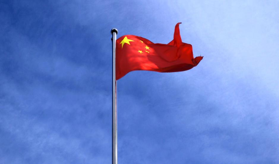 目前摆在我们面前的三件大事，务必迅速解决！1，务必快速解决台湾问题2，第二件事就