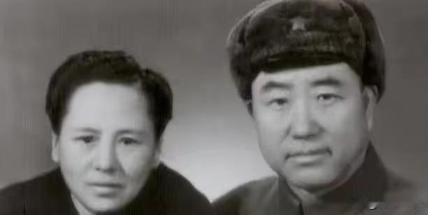 1950年，36军军长刘万春接到通知到 北京 参加会议，可是刚下车，就看到几名全