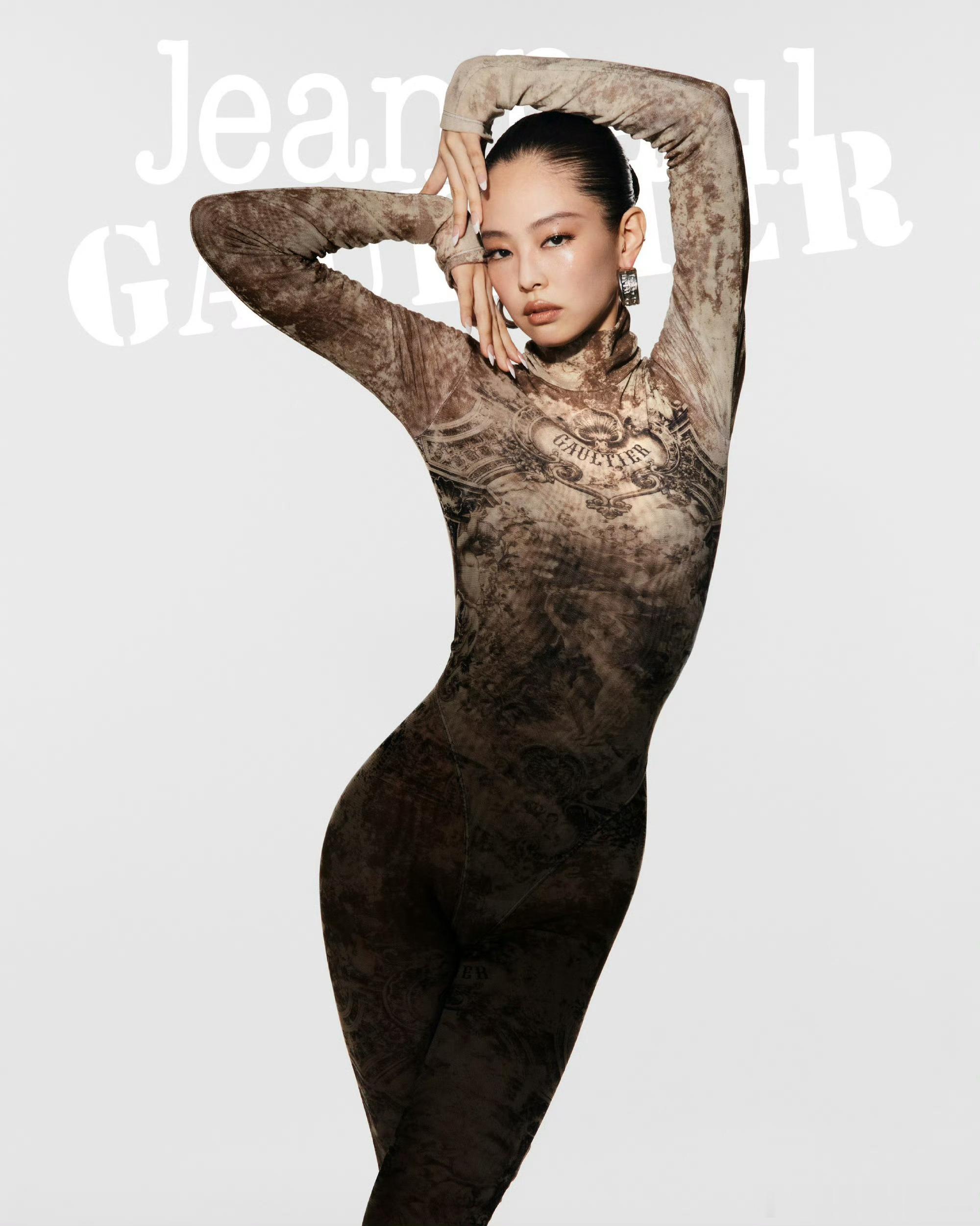 Jennie拿下顶级高定时装屋jean paul gaultier最新成衣广告?