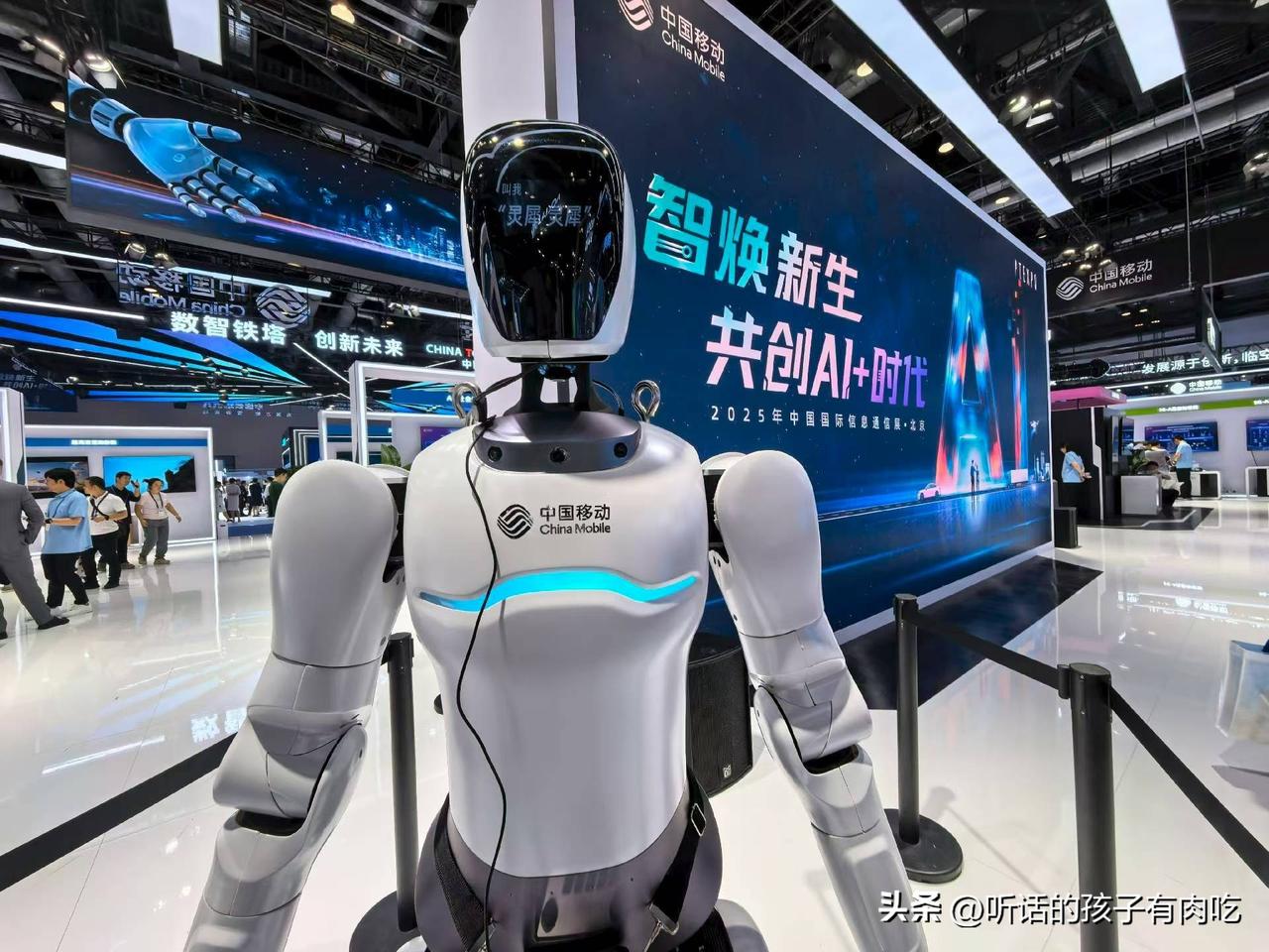 中国顶尖的十大AI科技公司：
1、寒武纪，总部北京
2、摩尔线程，总部北京
3、