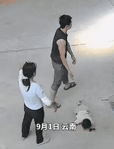 哥们
咱就问问
这娃是亲生的吗[笑哭]