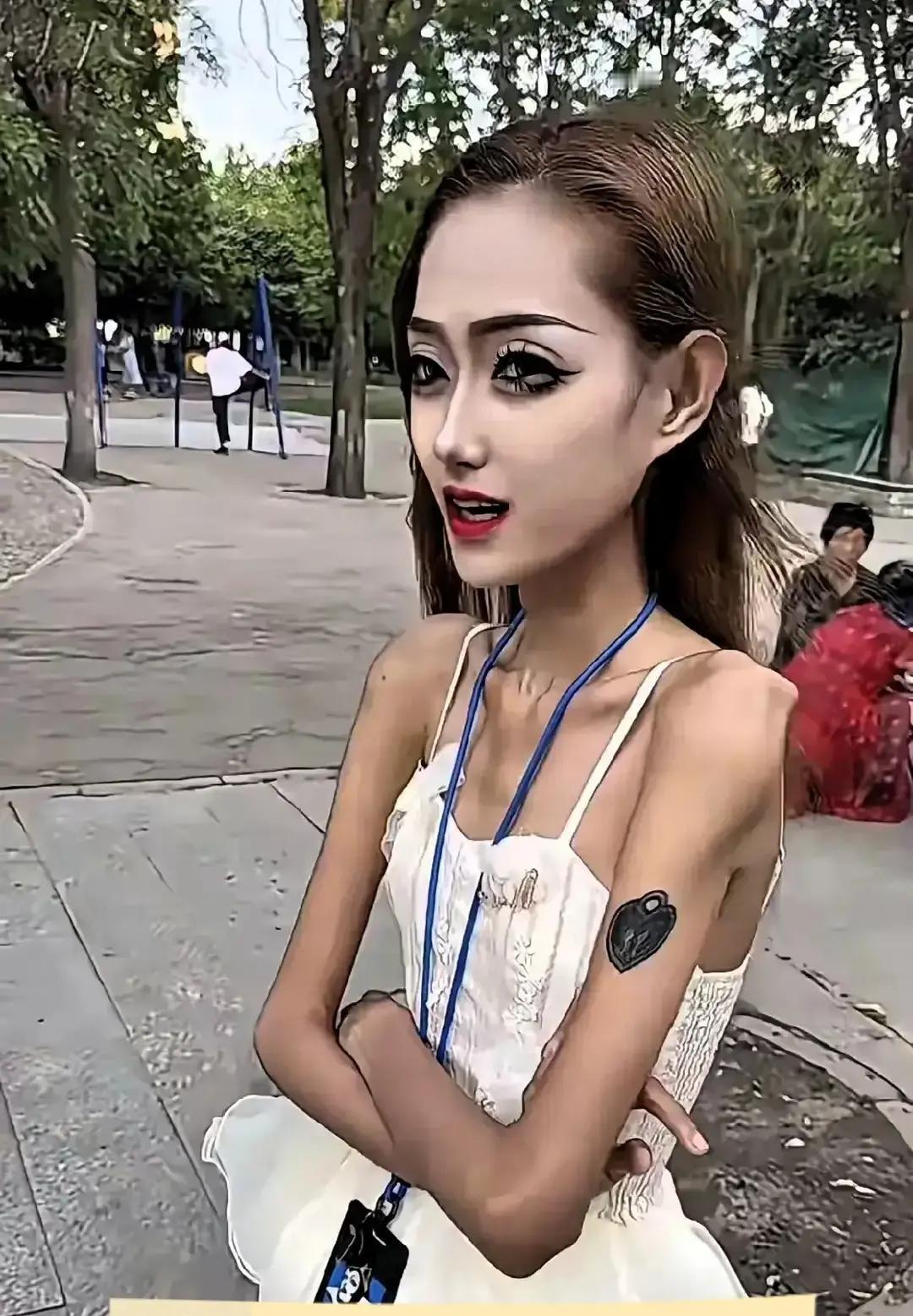 敢娶的都是狠人！


回头率嘎嘎的！确实高！

这骨感美人到底是啥样？大半夜撞见