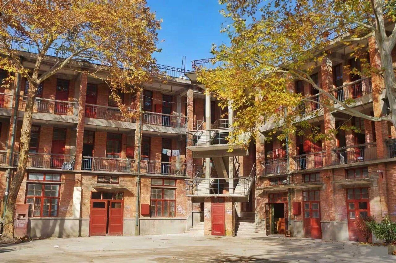 从三线老厂区到影视梦工厂，由长安区风雷仪表厂改造而来的西影风雷年代影视基地，即将