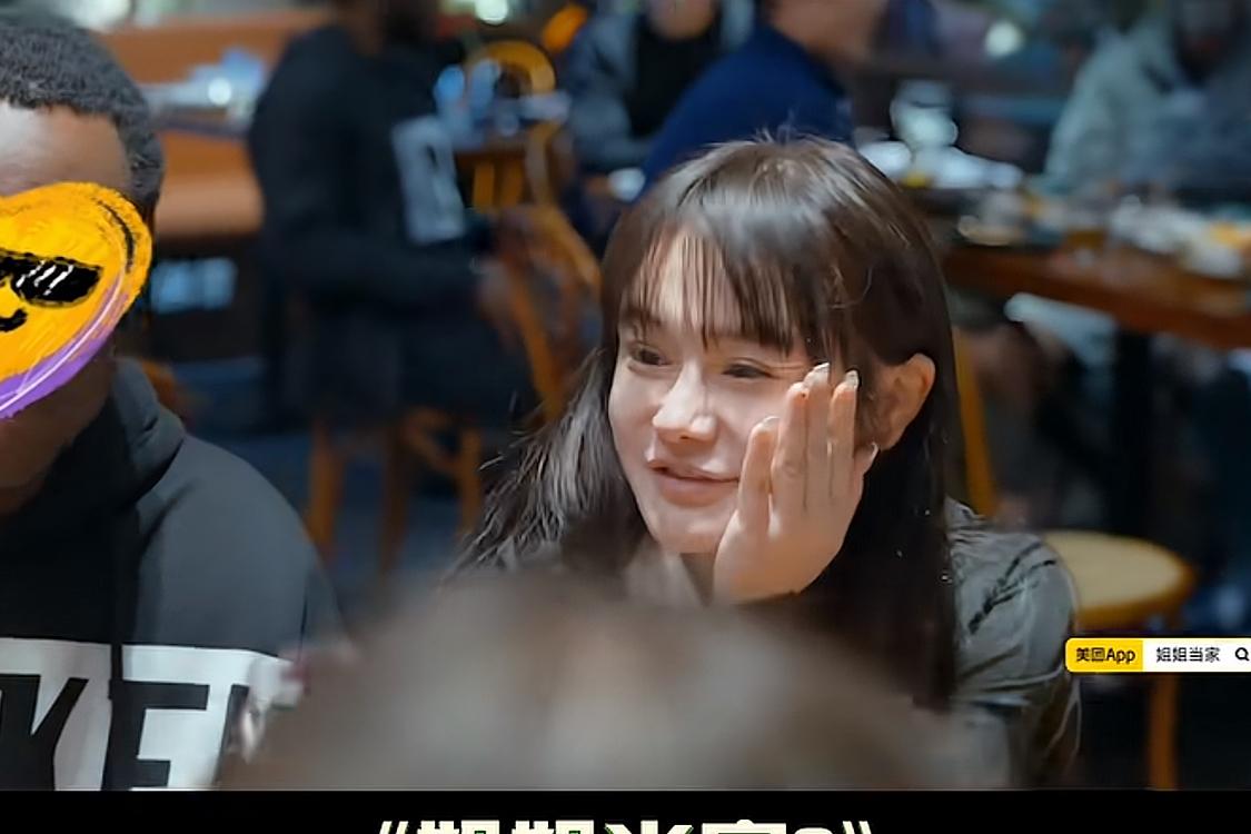 让她当公主她非披个战袍当穆桂英哈哈哈，我觉得要看病的那个人不是邹市明，他一直很清