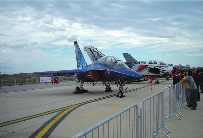 每天认识一件兵器 M-346教练机［意］机长：11.49米翼展：9.72米机高：