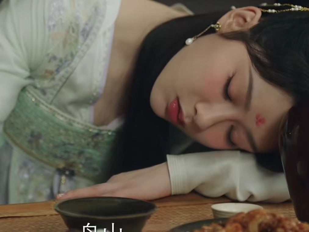 #杨紫演我醉酒状态##小夭的菜白做了#杨紫演我醉酒状态，哇塞 ​​​