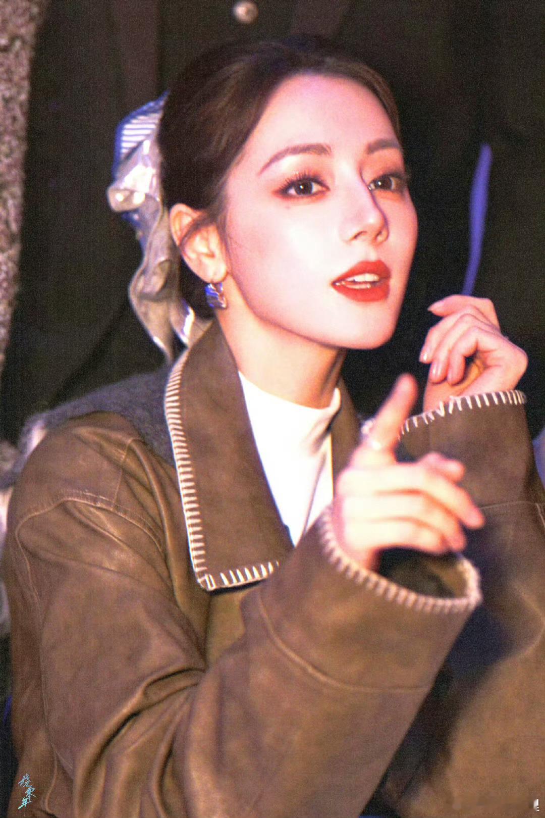 迪丽热巴快急哭了 救！这是什么心软的神女啊啊啊啊！！[抱一抱][抱一抱][抱一抱