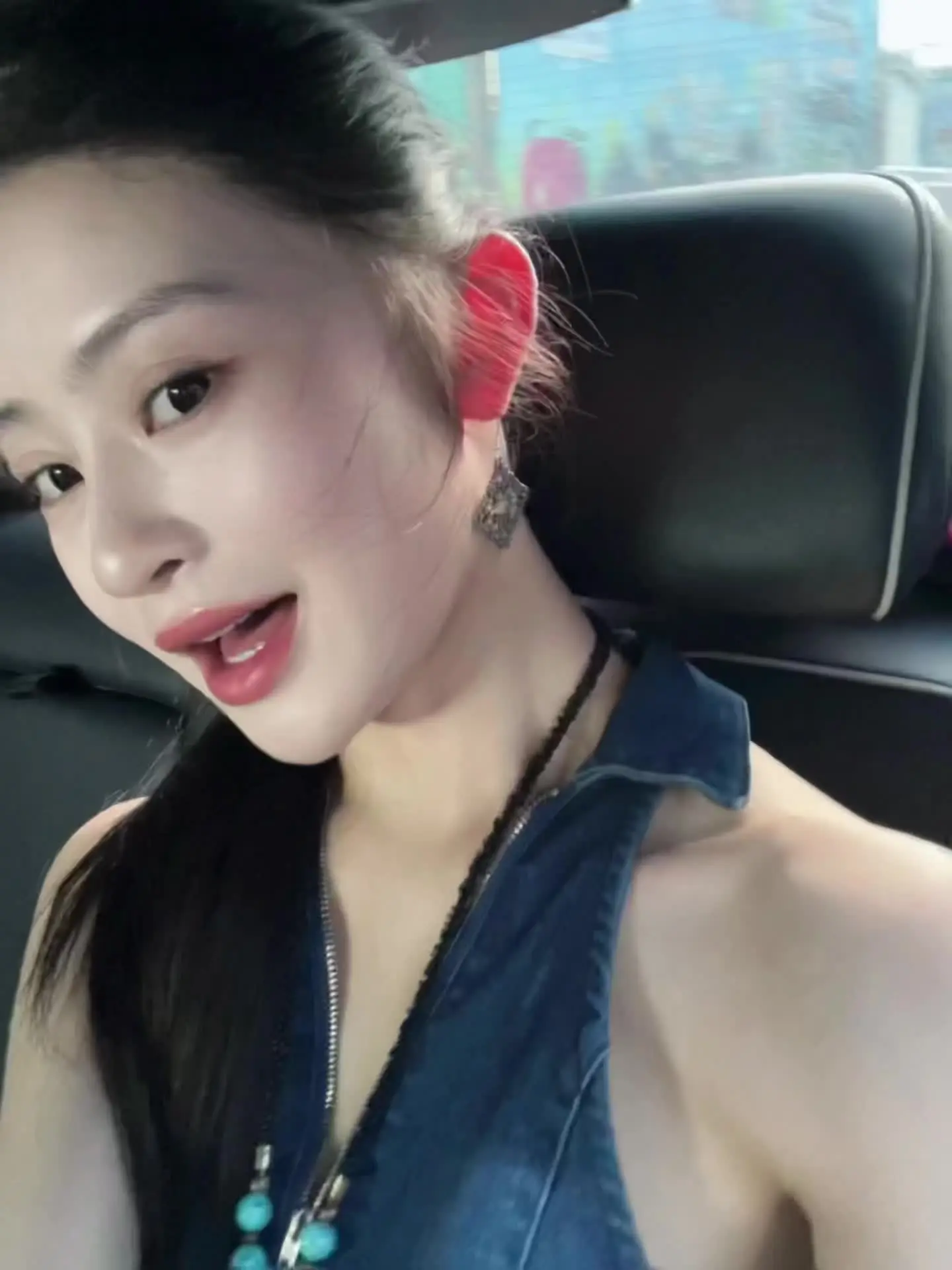 逆光下的红耳朵好好玩儿
