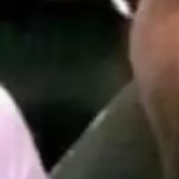 樱桃萝卜种植第一步：选地与播种准备。选择土层深厚、疏松沙壤土，避免石块。直接条播