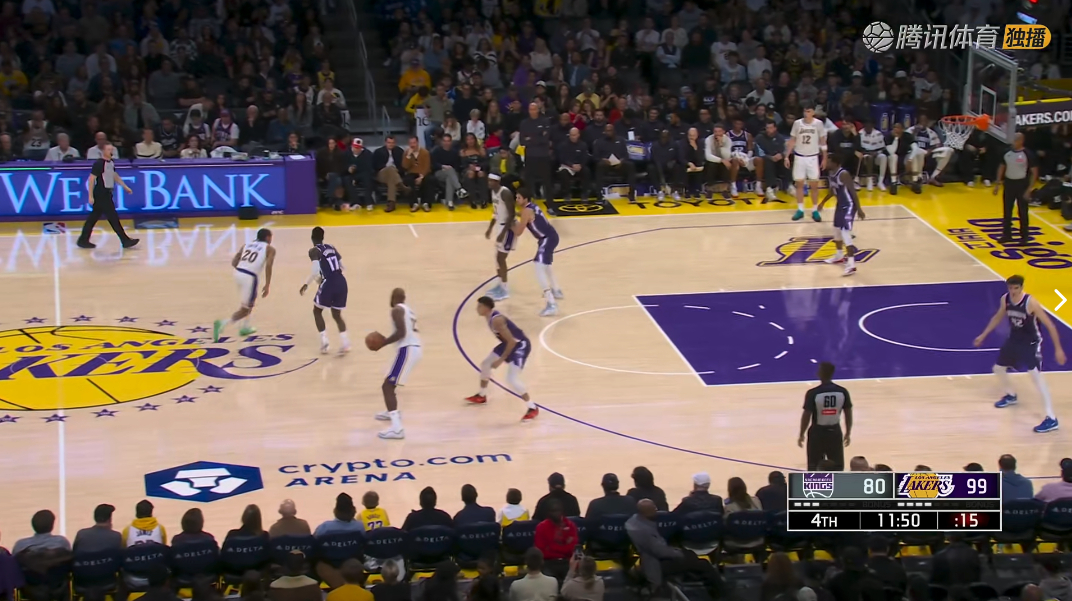 这个时候真的没有必要上老詹了，快42的人了真没必要领先这么多让老家伙歇歇吧～不过