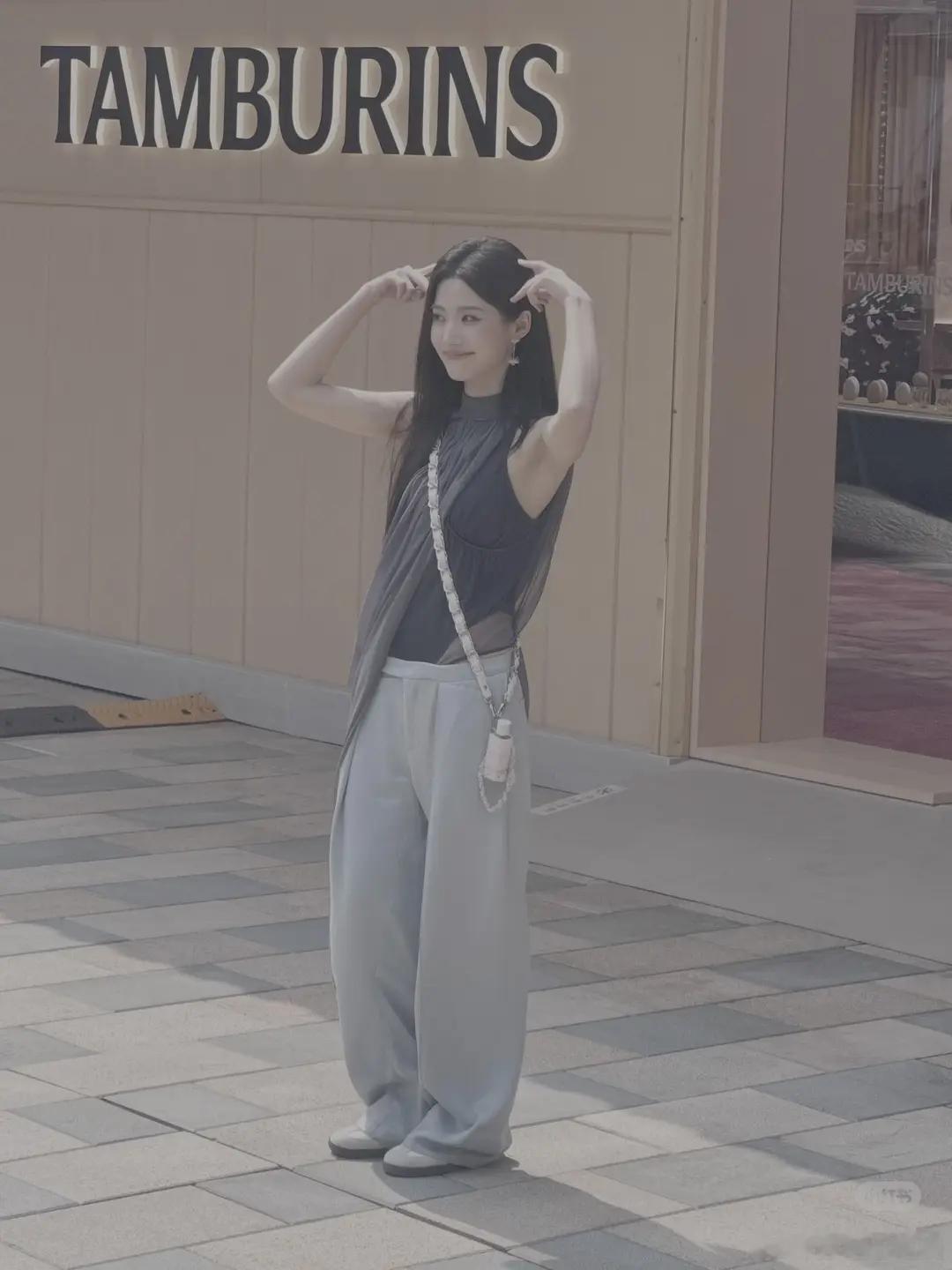 卢昱晓的身材比例怎么这么的奇怪 