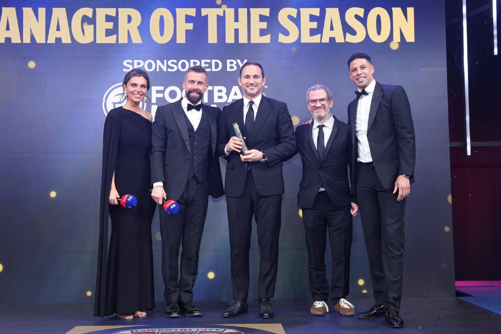 【官方】考文垂主教练兰帕德获得本赛季英冠最佳主教练，他带队时隔25年重回英超，并