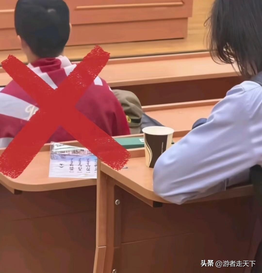 披旭日旗陈某某的家庭背景，我觉得没有必要去追究。
我的理由如下：
1，要考虑到人