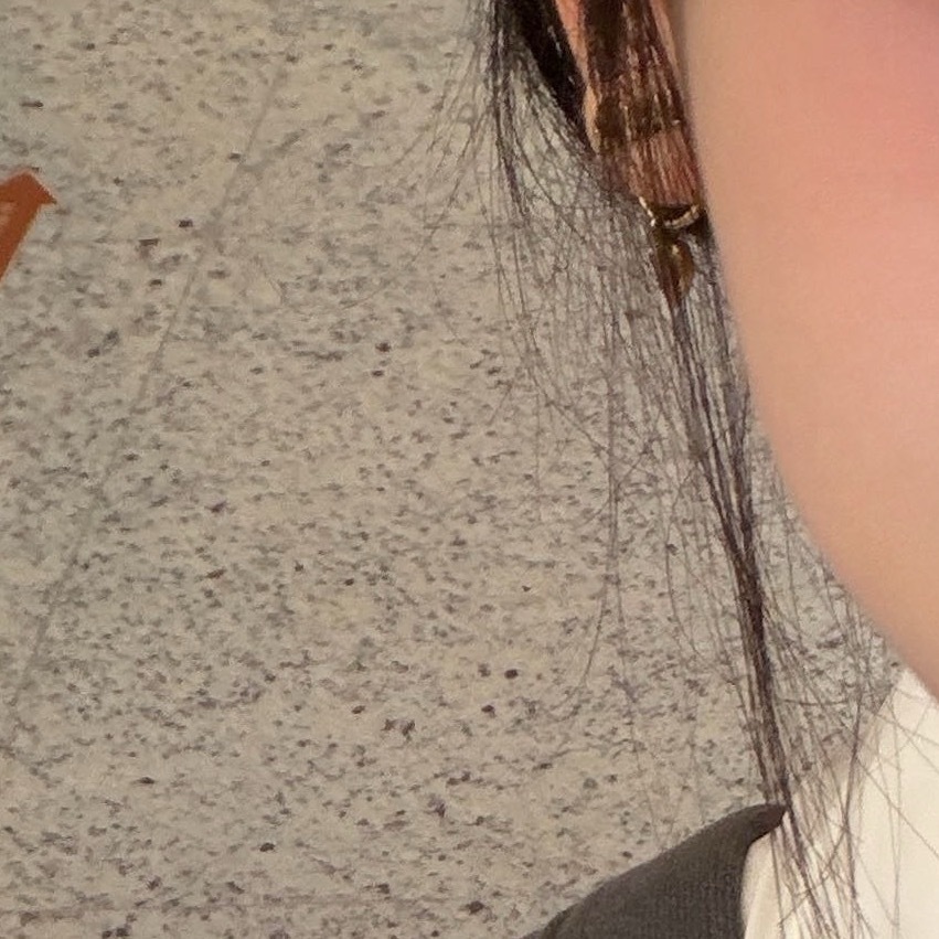 我们终其一生寻找的，应该是自己喜欢的生活，和想成为的人。所以多走点弯路没关系的，