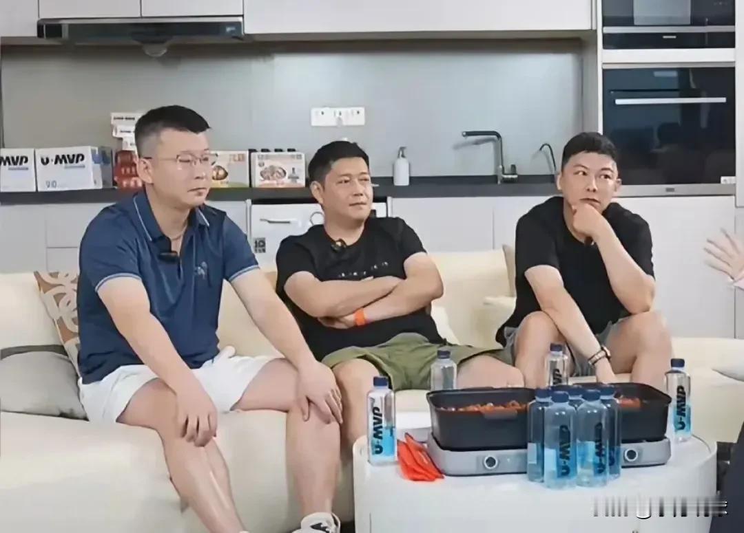 作为国乒当红教练的邱贻可一直拥有巨大的流量，终究抵不住诱惑选择了直播带货，君子爱