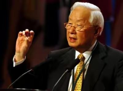 台积电创始人张忠谋，再次语出惊人！他说：“若美国要扼杀他们，中国真的无能为力！”
