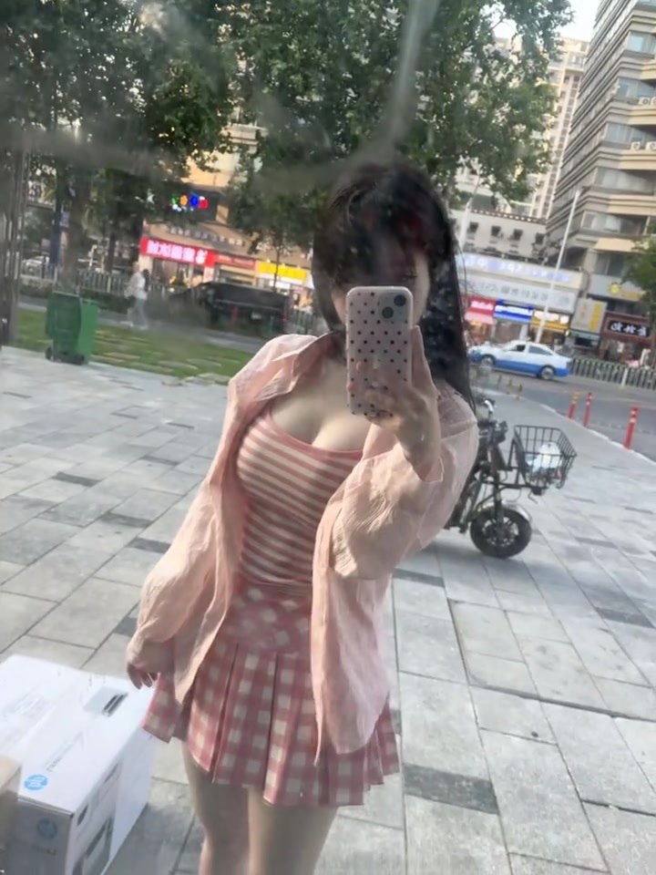 早上起床 拥抱太阳 